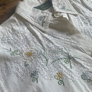Orvis White Embroidered Button Down Shirt